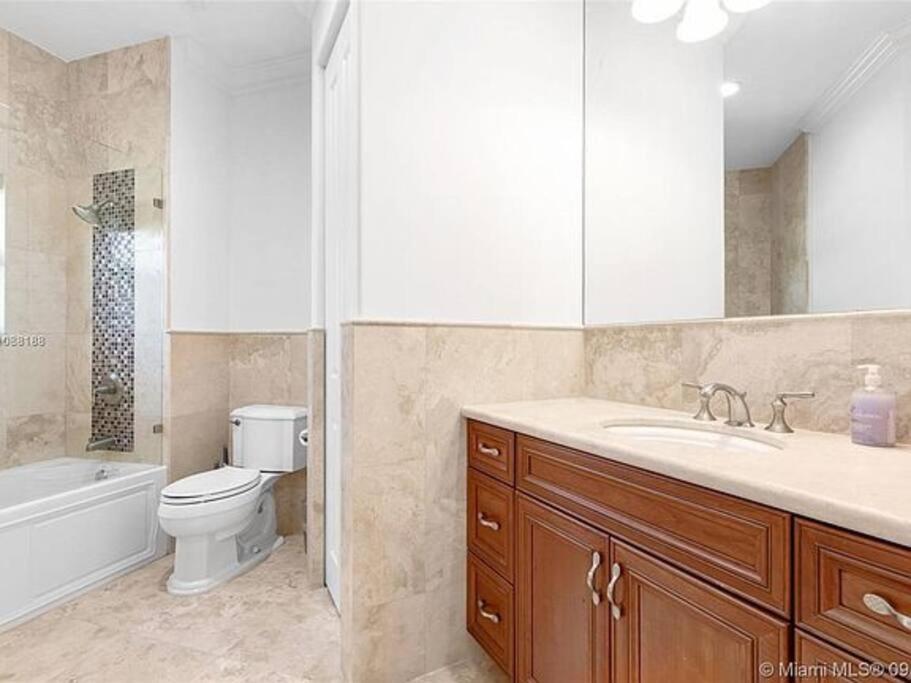 | Villa Hawkins - Luxury with pool