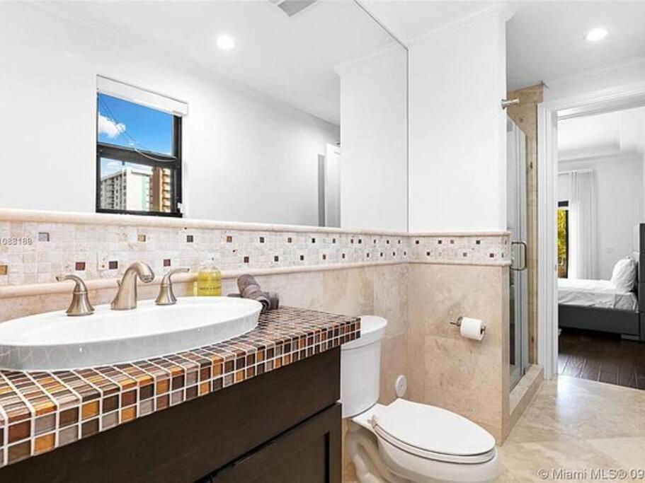 | Villa Hawkins - Luxury with pool