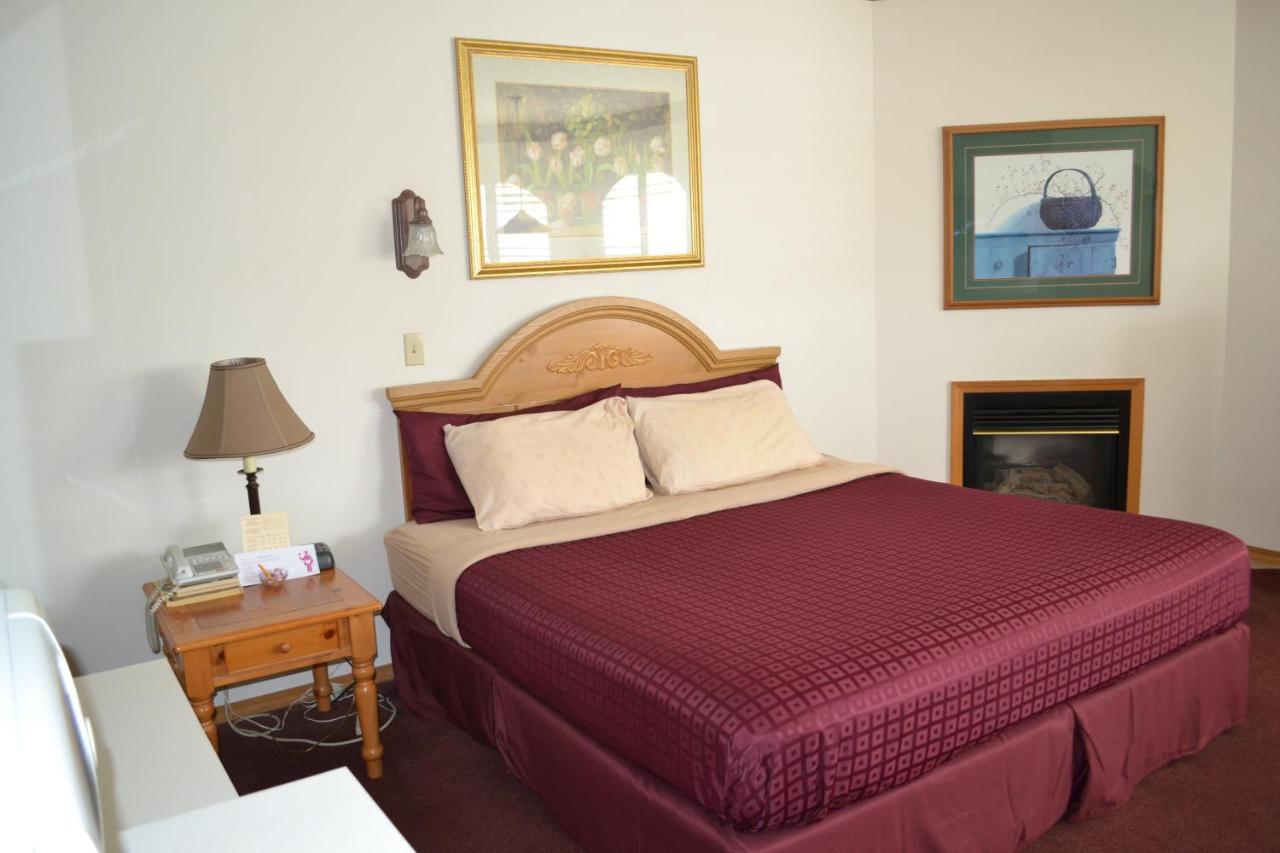Honeymoon Suite at Anaco Bay Inn