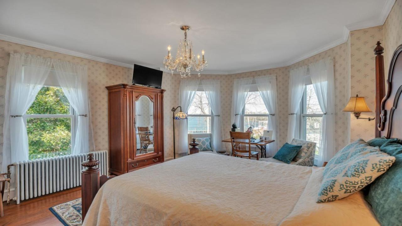 | Solomons Victorian Inn