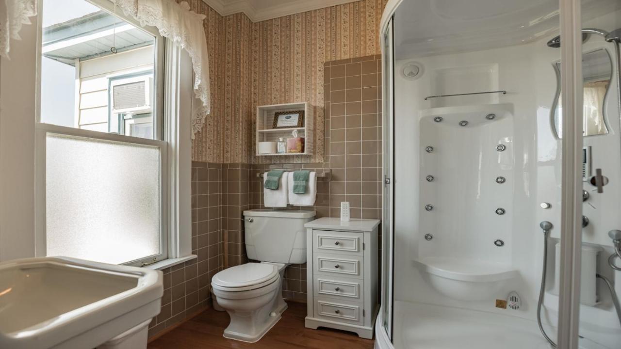 | Solomons Victorian Inn