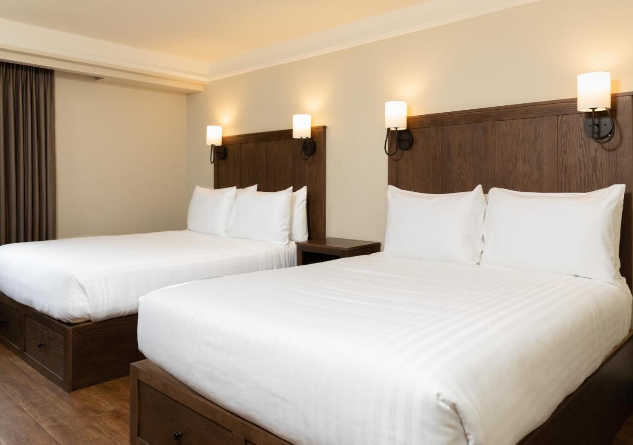 Queen Room at Kanuga Inn & Lodging