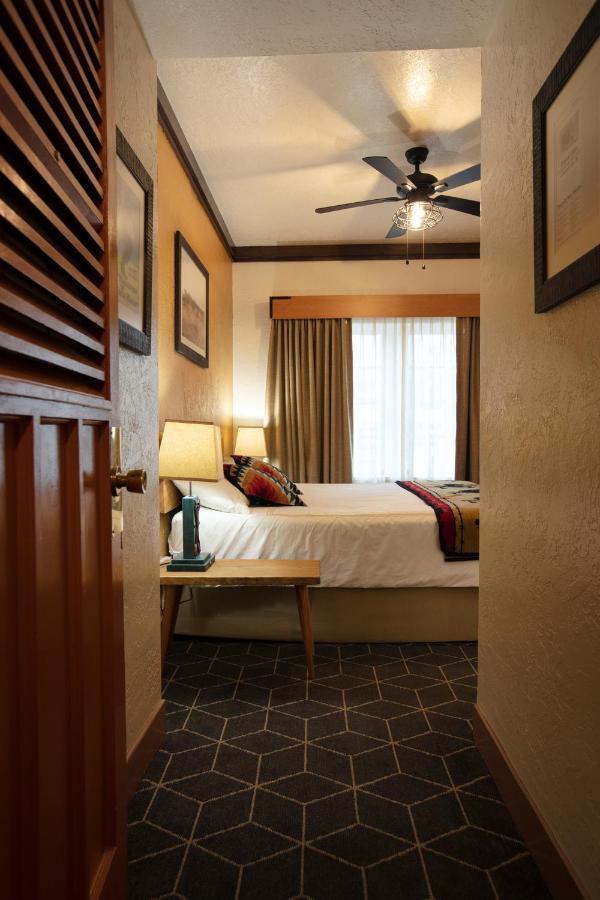 Large Single Room at Hotel El Rancho