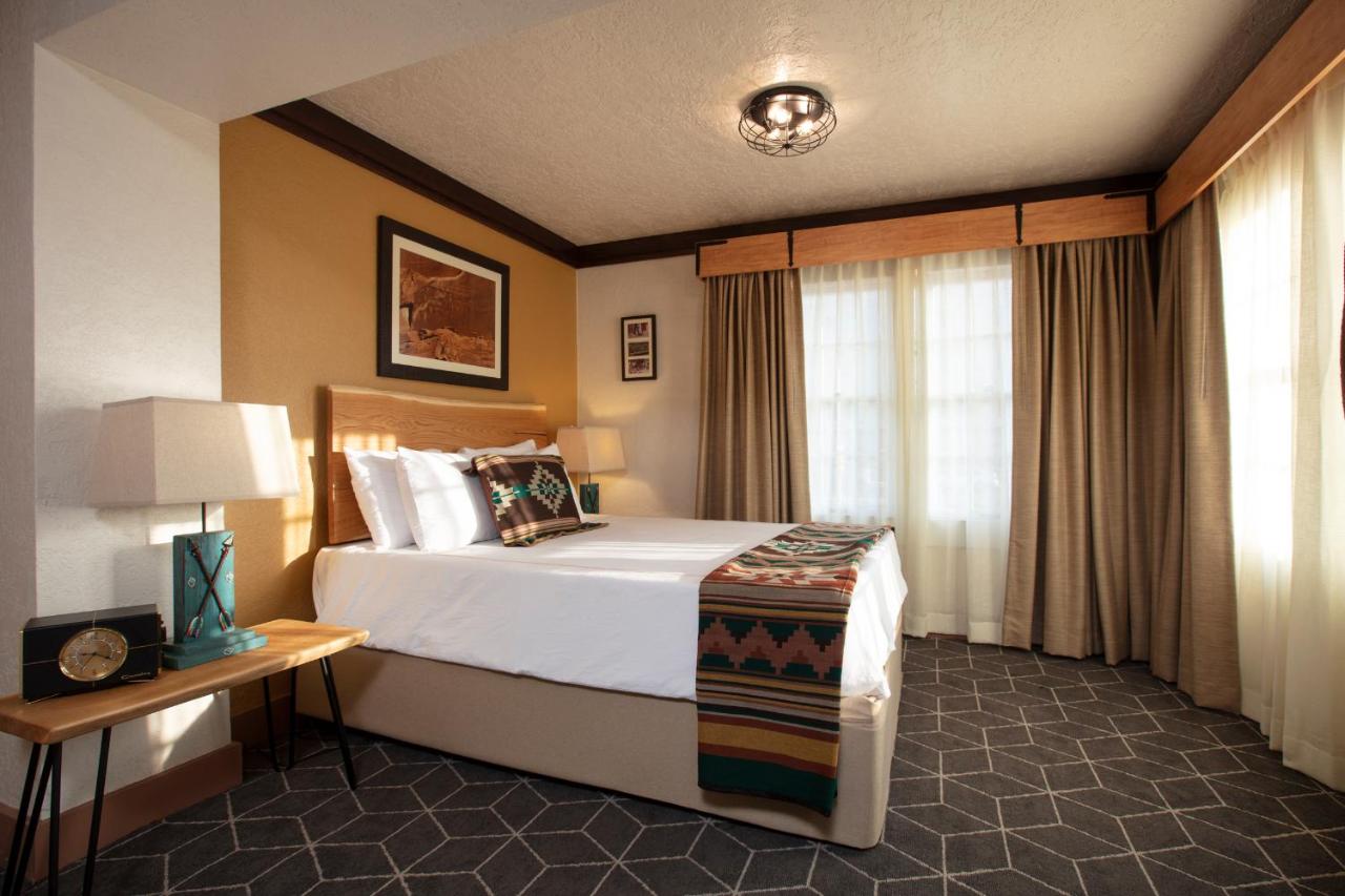 Large Single Room at Hotel El Rancho