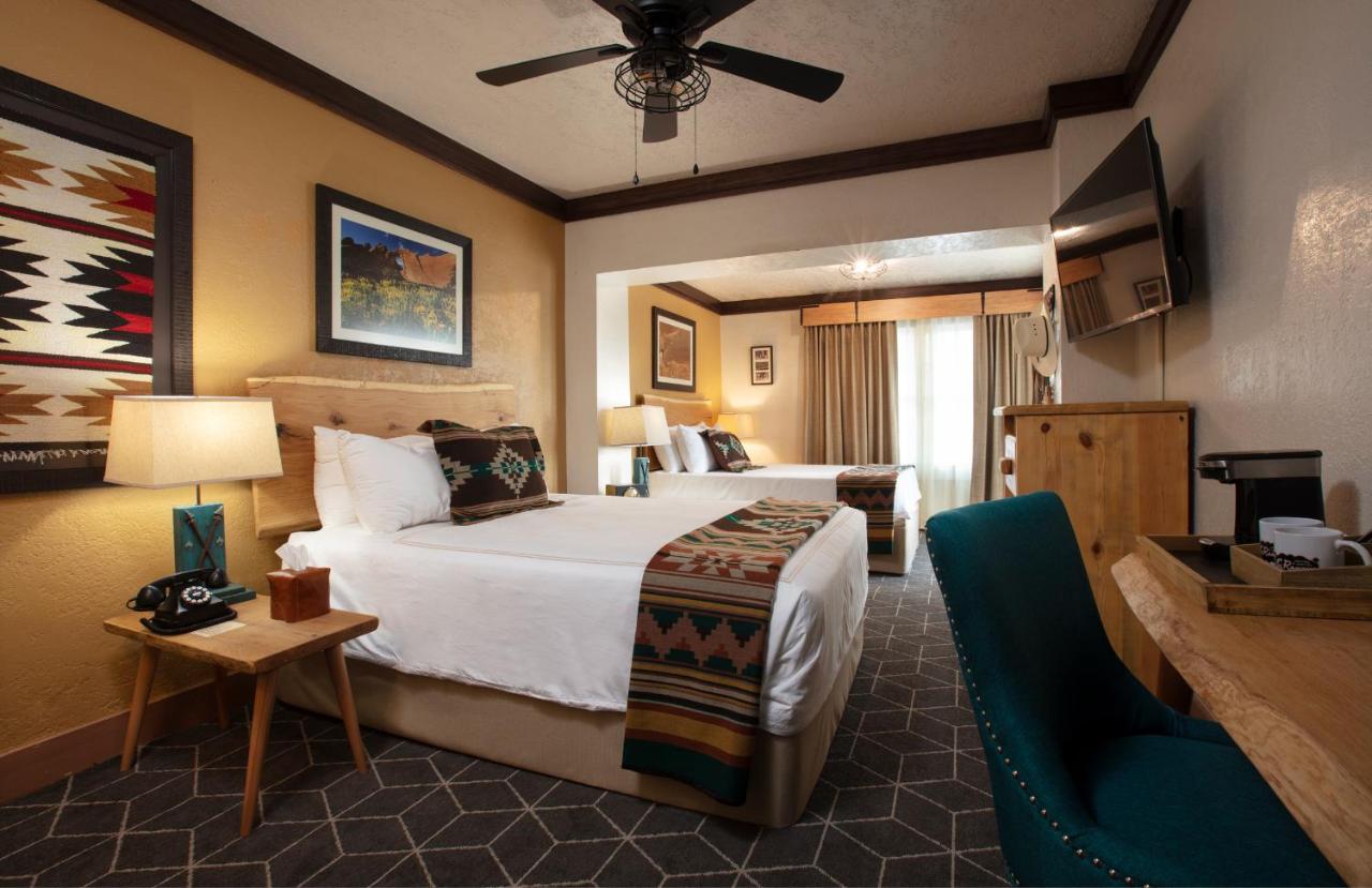 Deluxe Double Room (2 Adults + 1 Child) at Hotel El Rancho