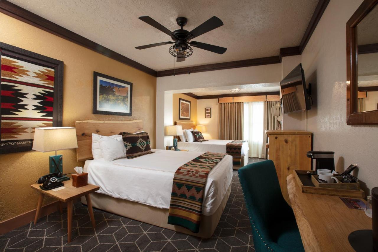 Deluxe Double Room (2 Adults + 1 Child) at Hotel El Rancho