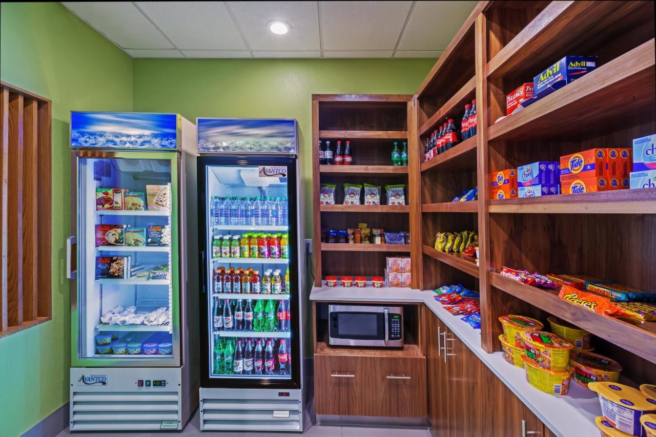 | Holiday Inn Express & Suites Perryton, an IHG Hotel