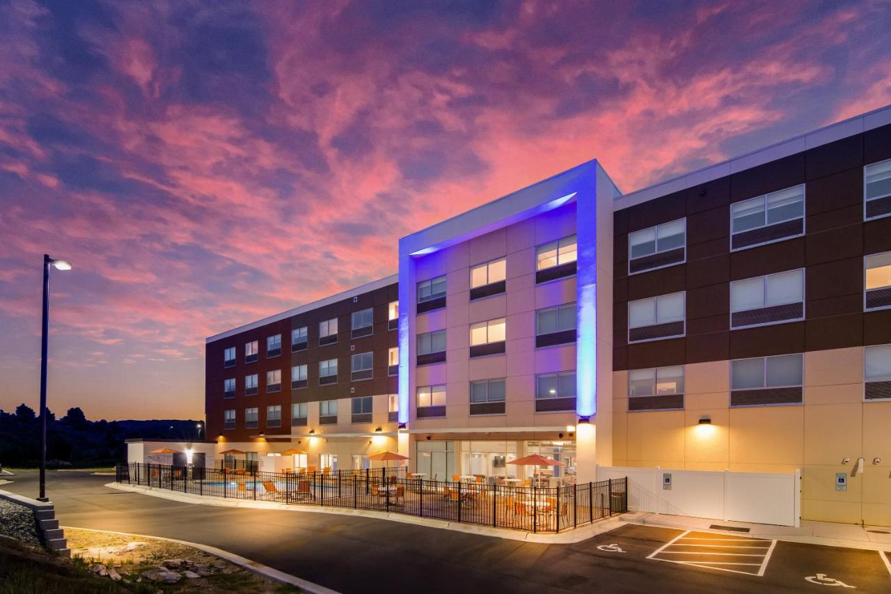  | Holiday Inn Express & Suites - Asheboro, an IHG Hotel