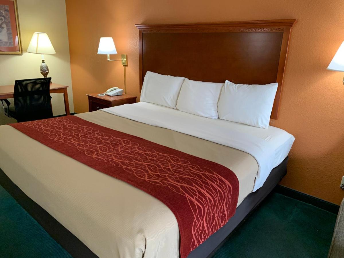 | Coachman's Inn Motel