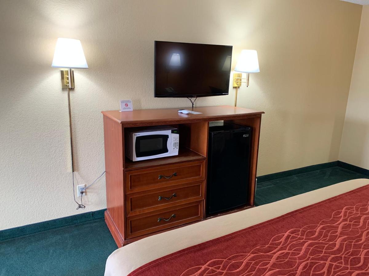 | Coachman's Inn Motel