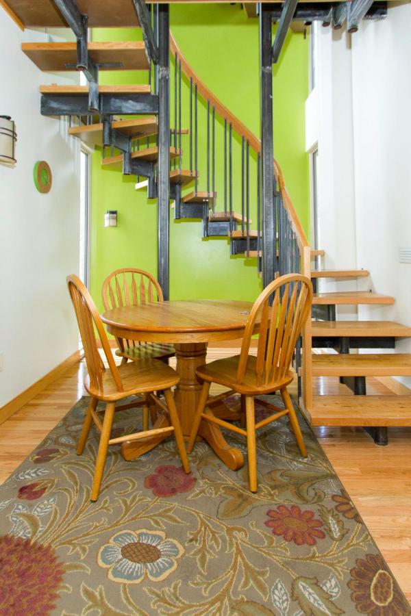 | Eagle Peak Guesthouse