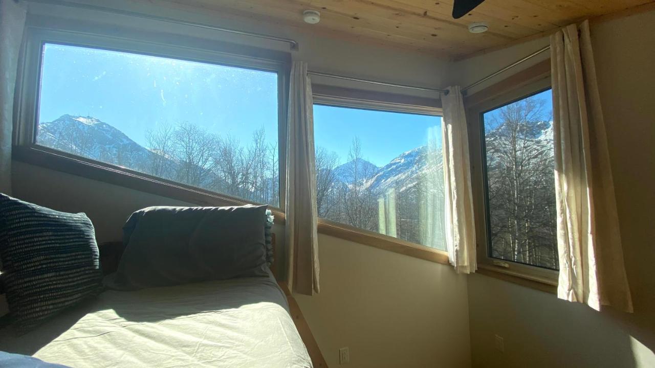 | Eagle Peak Guesthouse