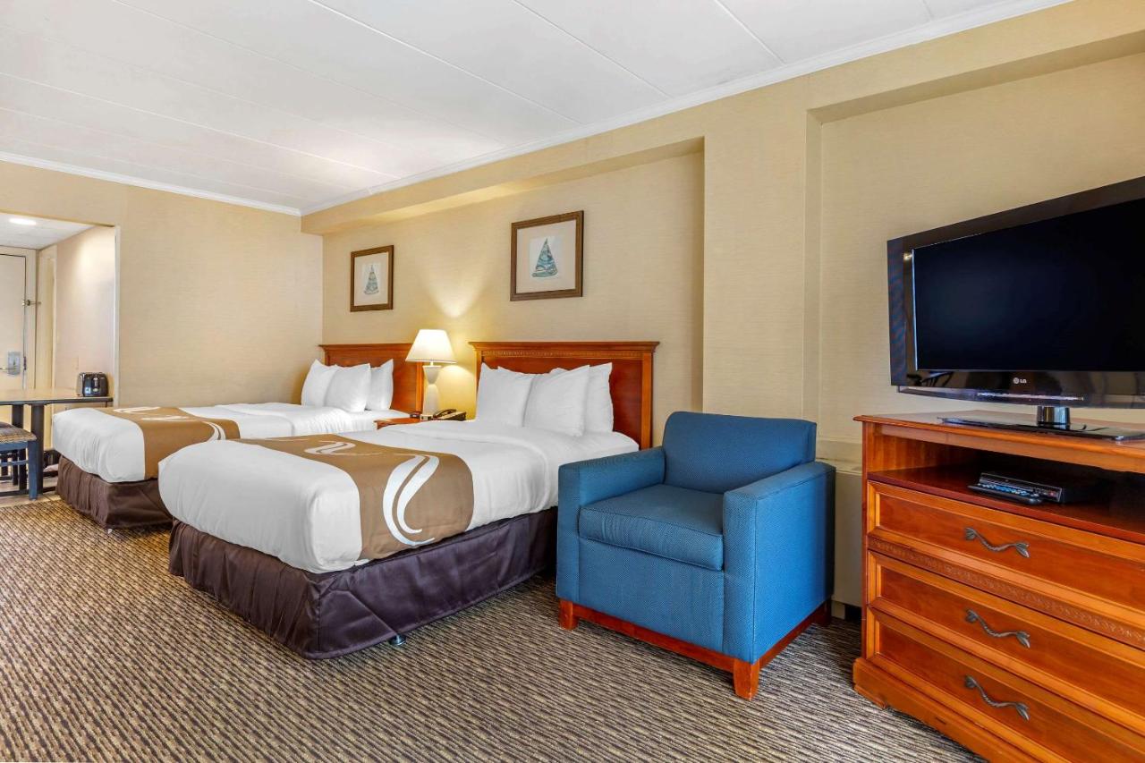 Efficiency, Northern View (Side View), 2 Double Beds & Sofa Bed, Exterior Entrance, Non Smoking at Quality Inn Boardwalk