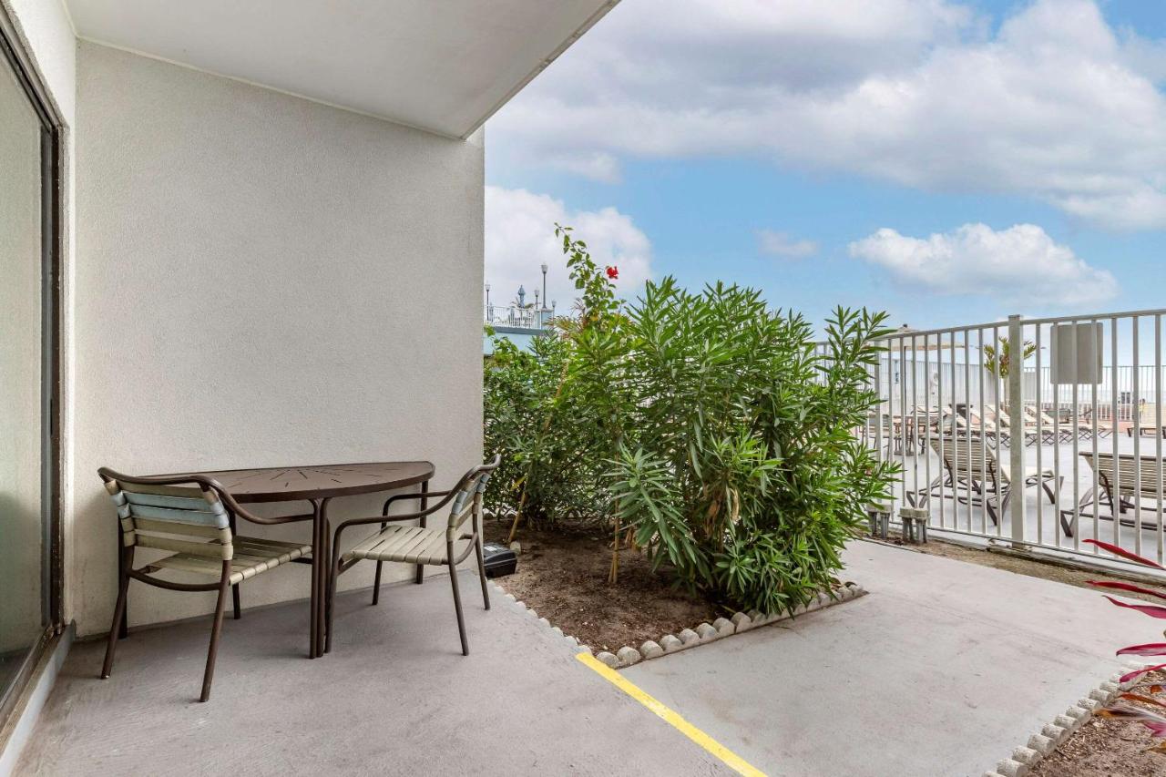 Efficiency, Ground Level, Exterior Entrance, 2 Double Beds & Sofa Bed, Non Smoking at Quality Inn Boardwalk