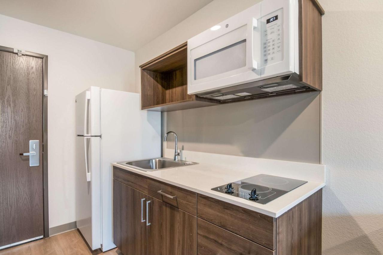 Standard Queen Room - Non Smoking at WoodSpring Suites Missoula