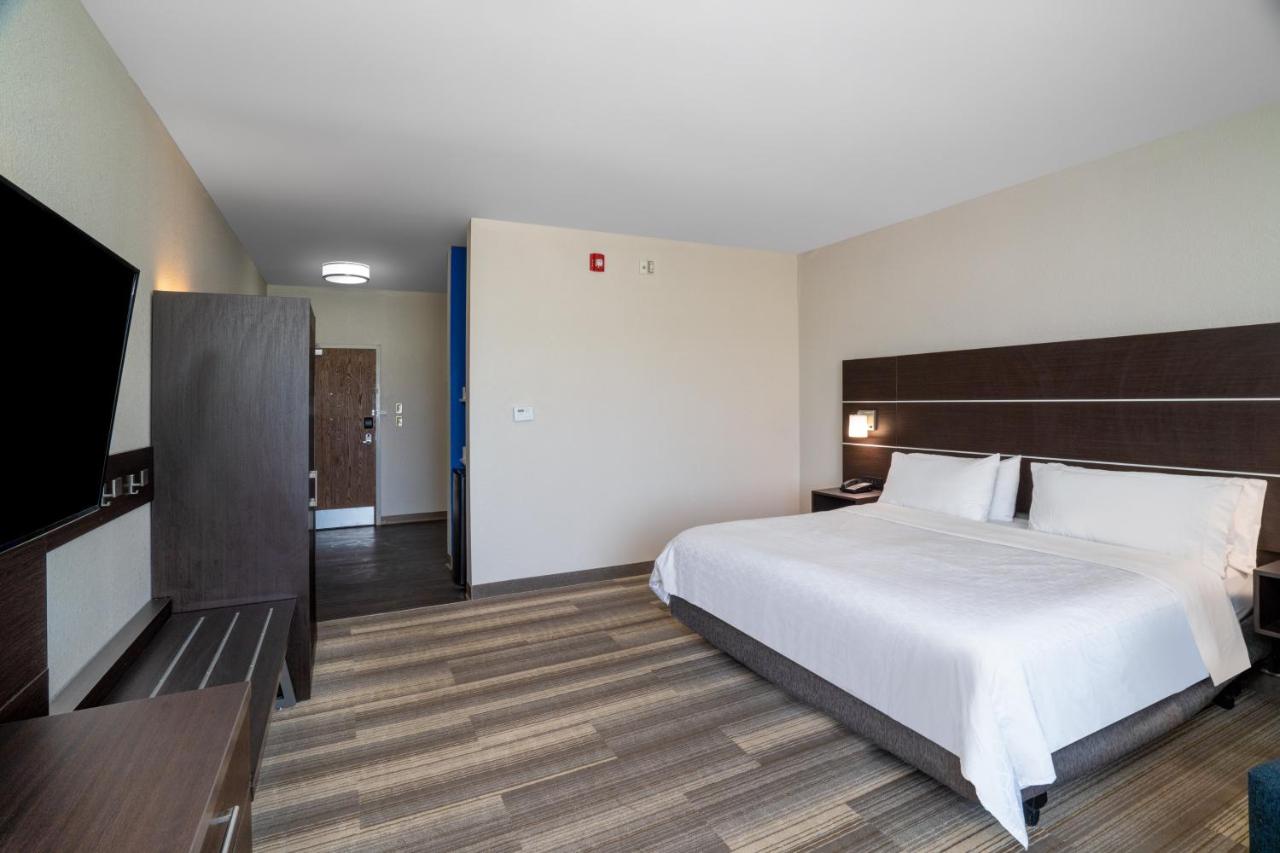 King Room - Disability Access/Non-Smoking at Holiday Inn Express and Suites Winona North by IHG