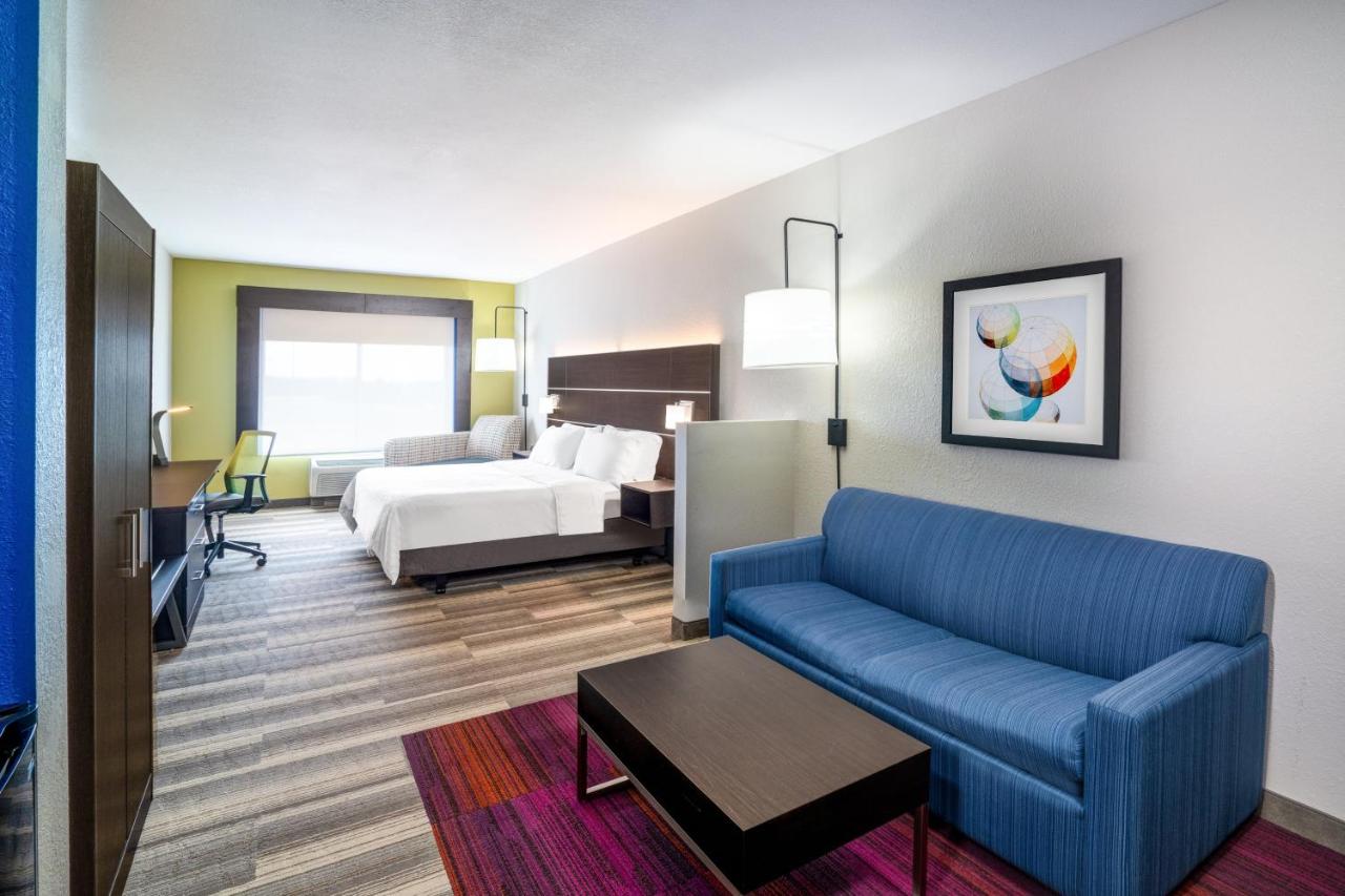 King Suite - Non-Smoking at Holiday Inn Express and Suites Winona North by IHG