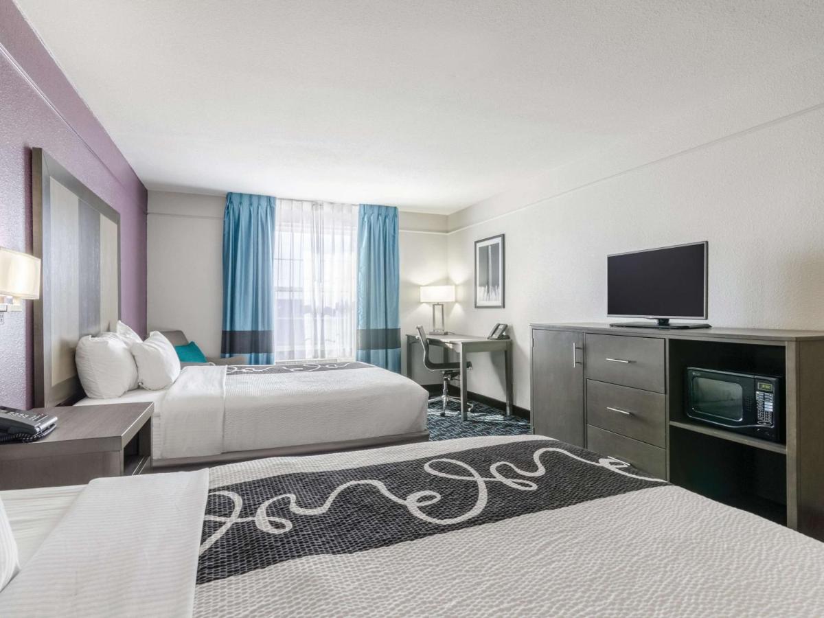 Queen Room with Two Queen Beds - Non-Smoking at La Quinta Inn & Suites by Wyndham Kansas City Airport