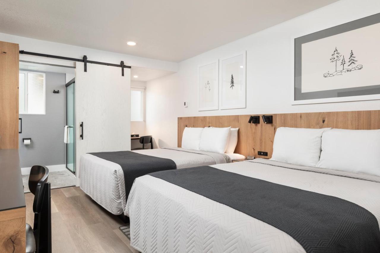 Queen Room with Two Queen Beds - Non-Smoking at Hotel Lumberjack