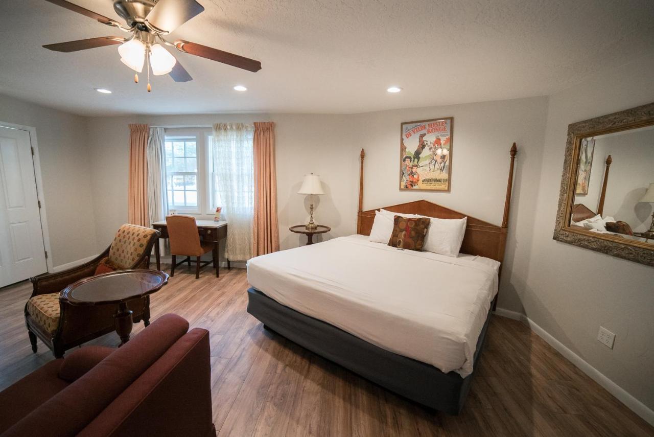 King Room - Disability Access at Parry Lodge