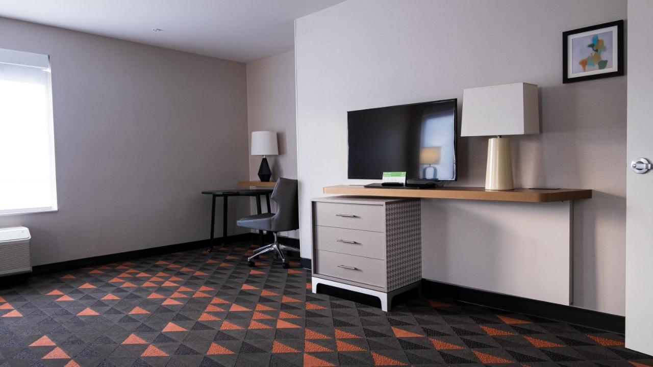King Room - Mobility Access Tub - Non-Smoking at Holiday Inn & Suites Philadelphia W - Drexel Hill by IHG