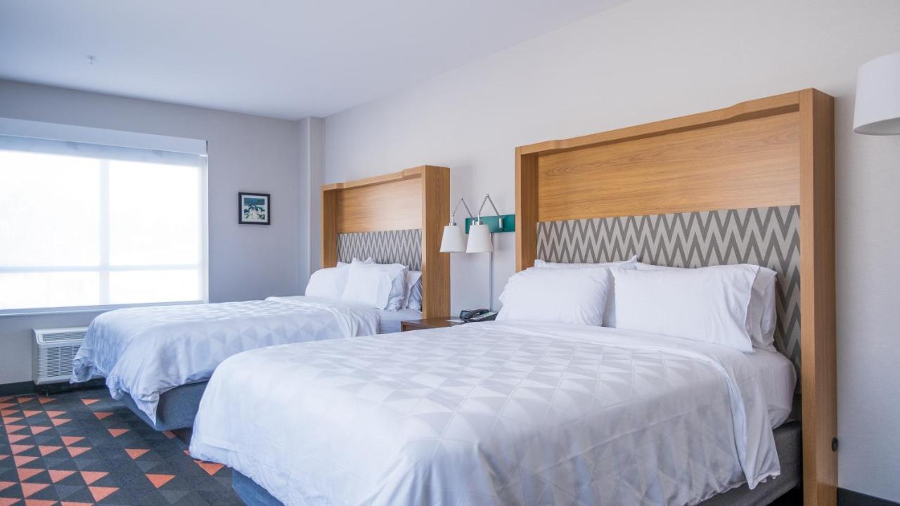 Standard Room at Holiday Inn & Suites Philadelphia W - Drexel Hill by IHG