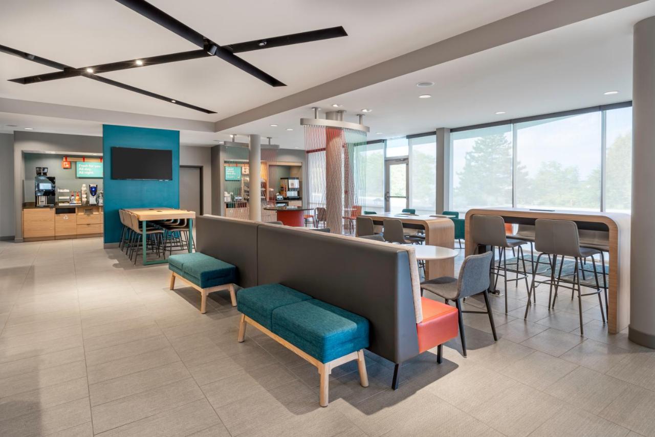 | avid hotels Milwaukee West - Waukesha, an IHG Hotel
