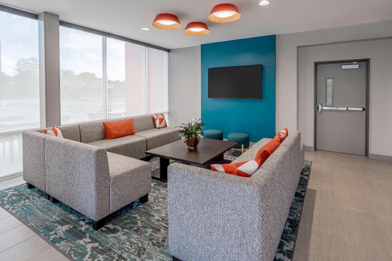 | avid hotels Milwaukee West - Waukesha, an IHG Hotel