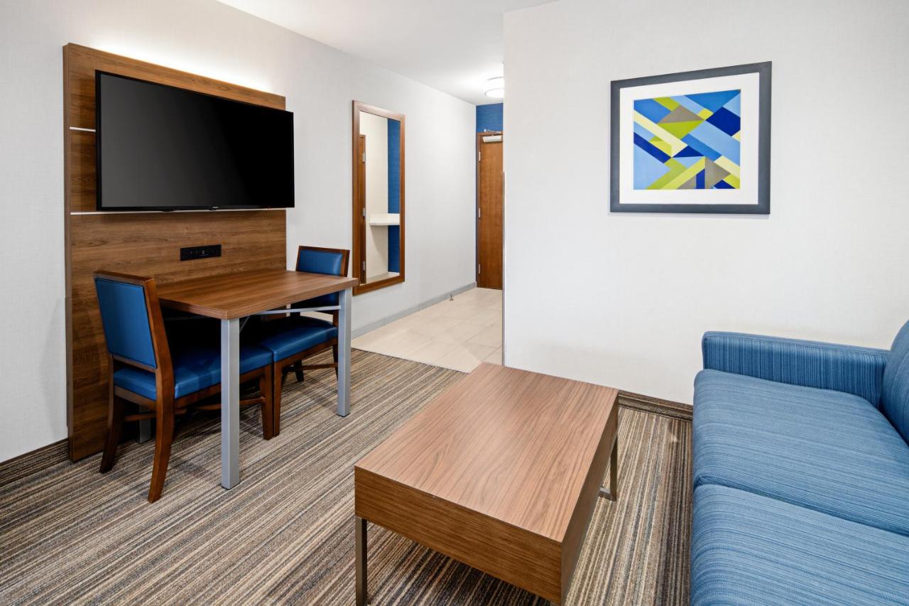 King Studio Suite with Mobility Accessible Tub - Non-Smoking at Holiday Inn Express Hotel & Suites Atascadero by IHG