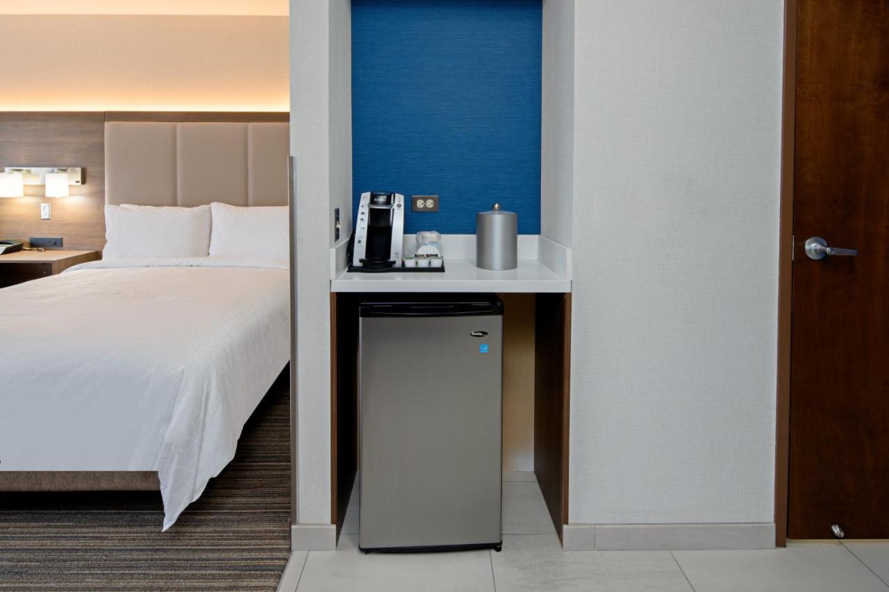 King Room with Mobility Accessible Roll In Shower - Non-Smoking at Holiday Inn Express Hotel & Suites Atascadero by IHG