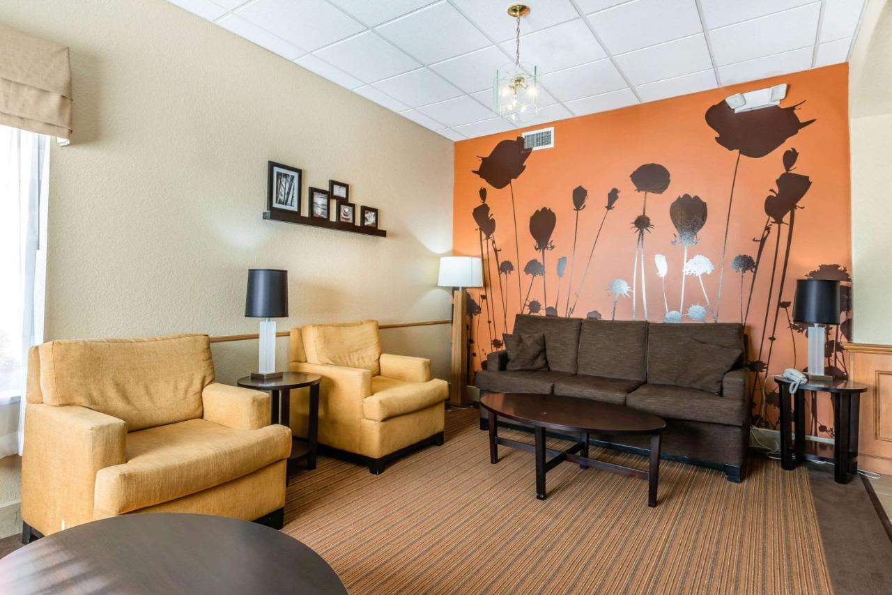 | Sleep Inn & Suites Ocala - Belleview