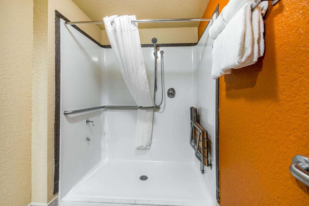 | Sleep Inn & Suites Ocala - Belleview