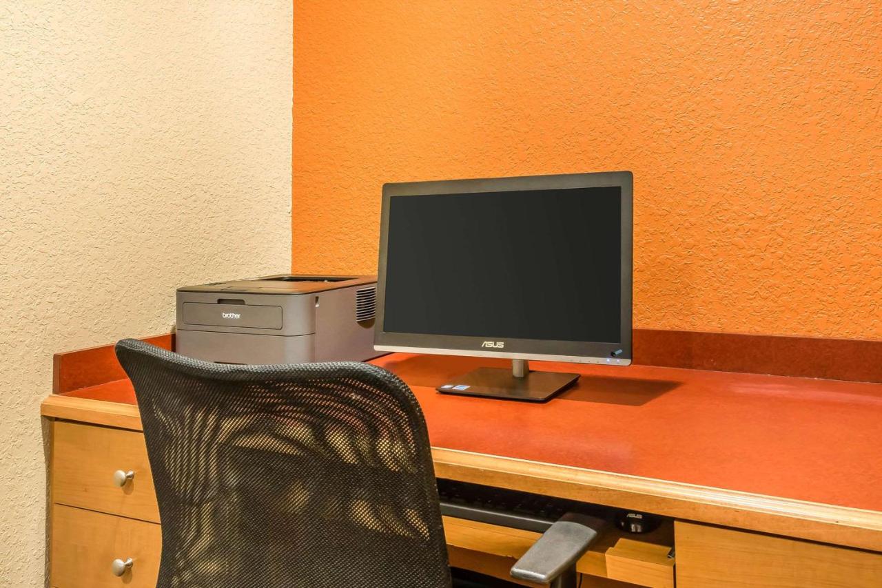 | Sleep Inn & Suites Ocala - Belleview