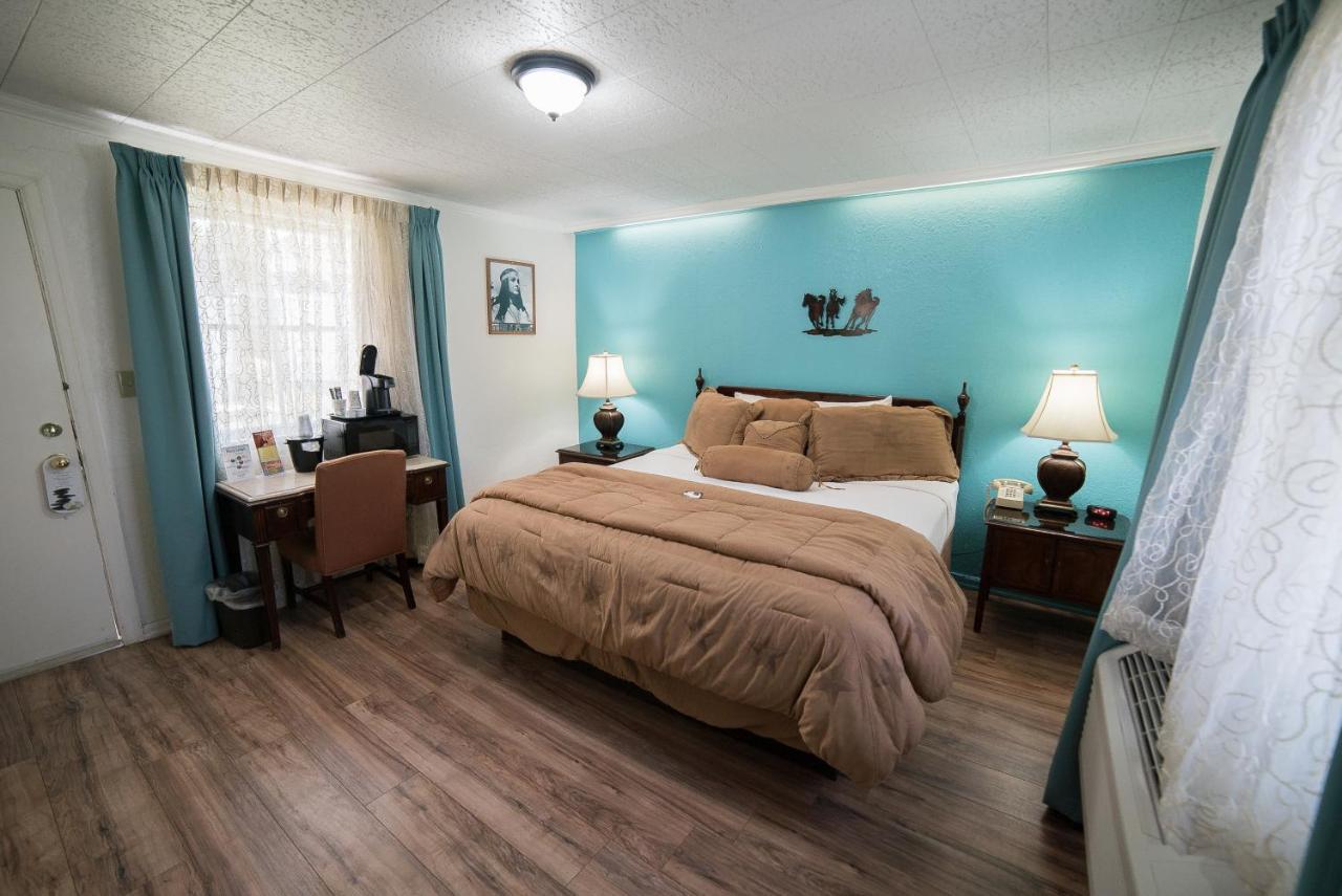 Superior King Room at Parry Lodge