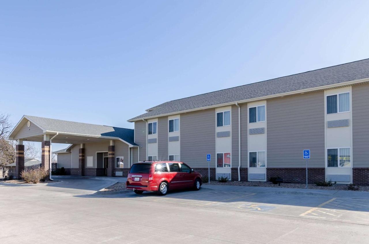 | Rodeway Inn & Suites Hoisington