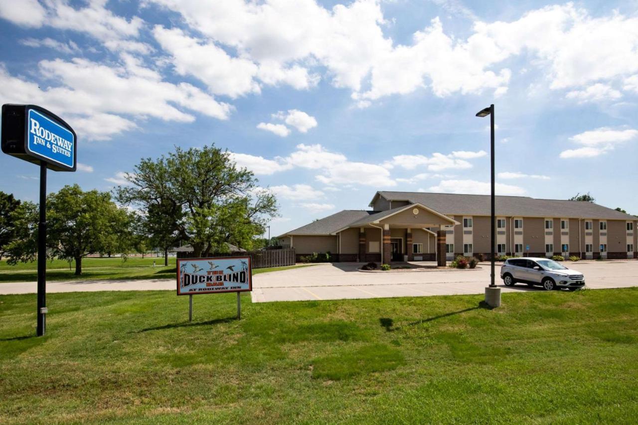 | Rodeway Inn & Suites Hoisington