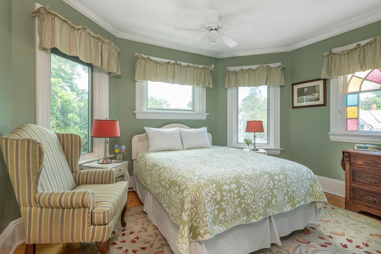 | Sinclair Inn Bed & Breakfast