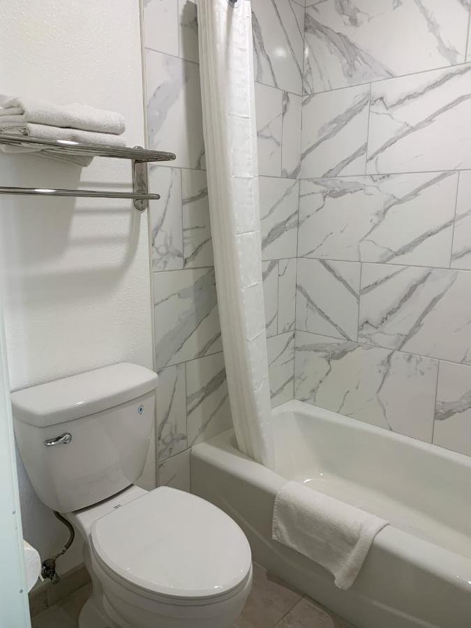 Double Room at Mojave Inn