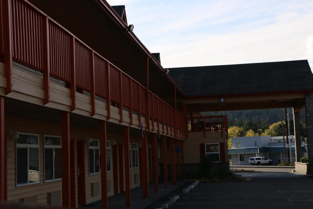 | Rice Hill Inn