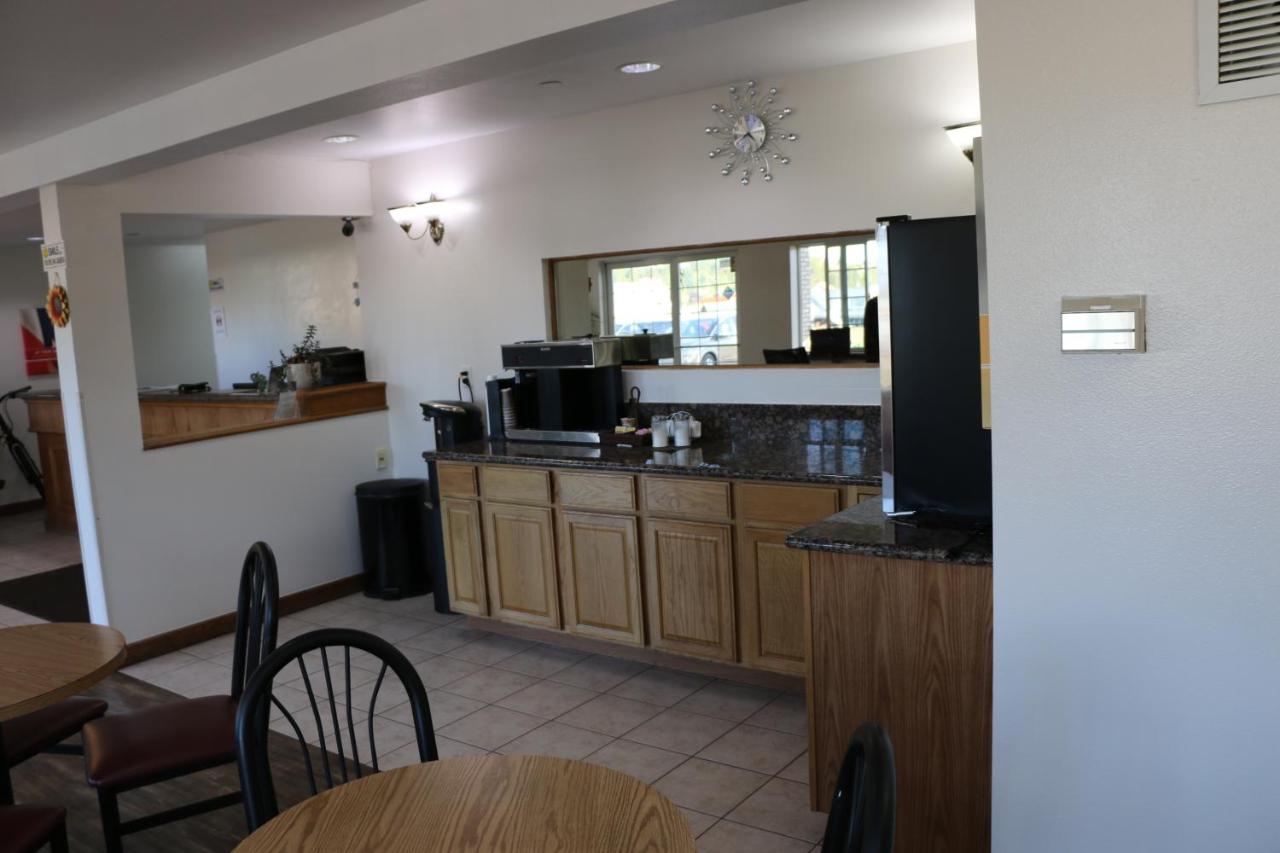 | Rice Hill Inn
