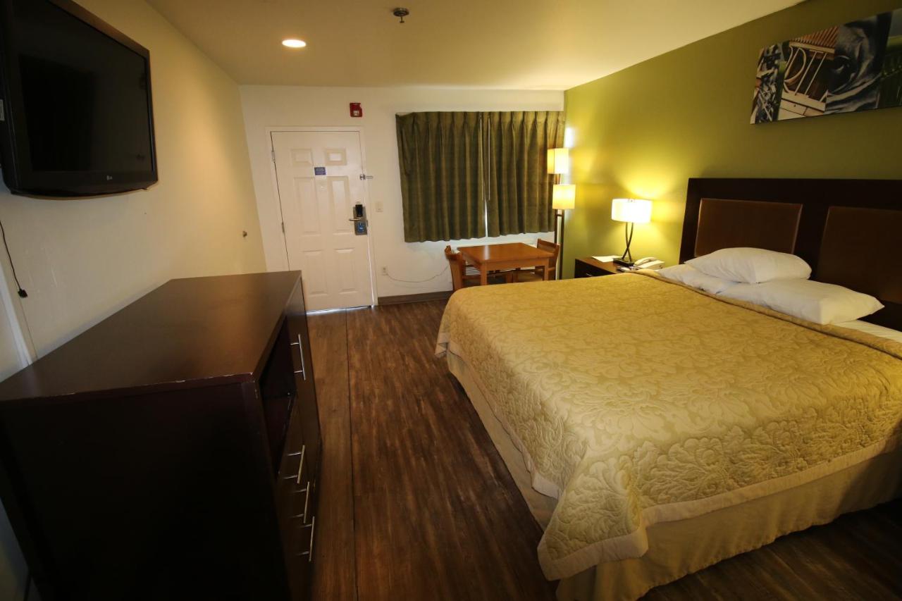 | Rice Hill Inn