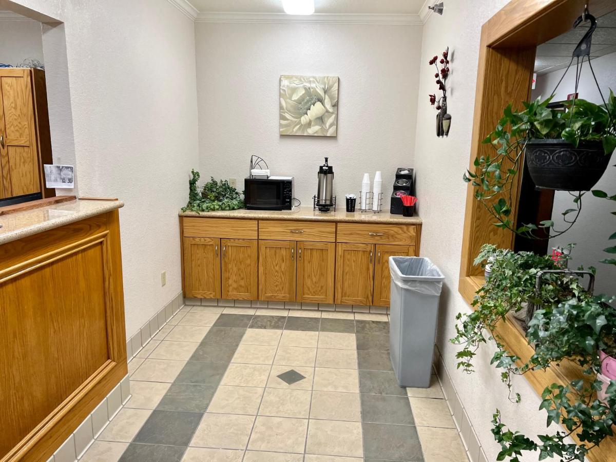 | Express Inn & suites