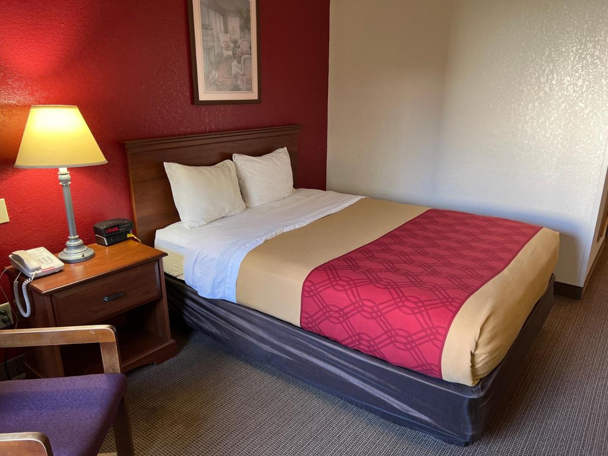 | Express Inn & suites