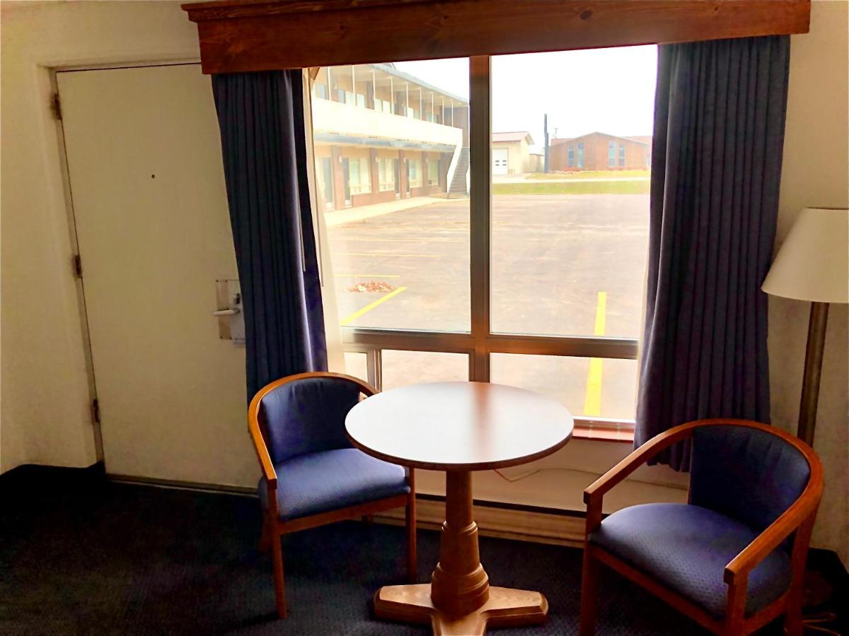  | Corn Palace Inn