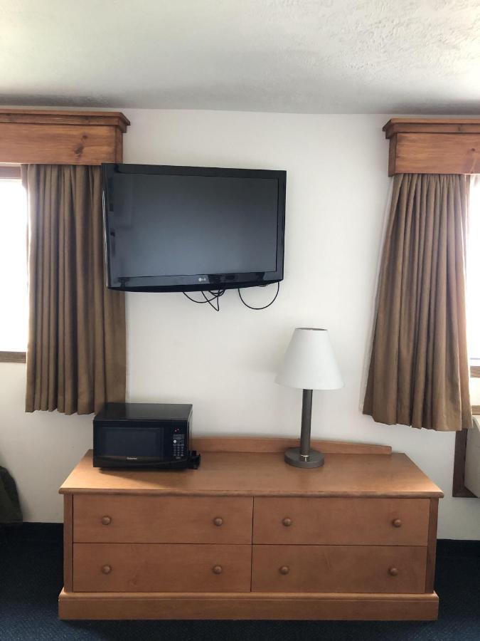  | Corn Palace Inn