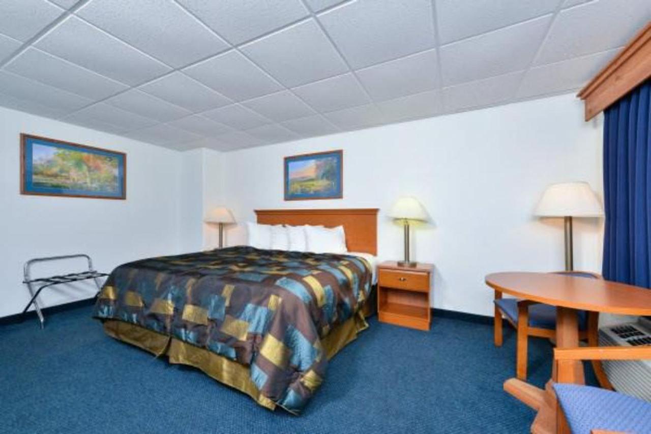  | Corn Palace Inn