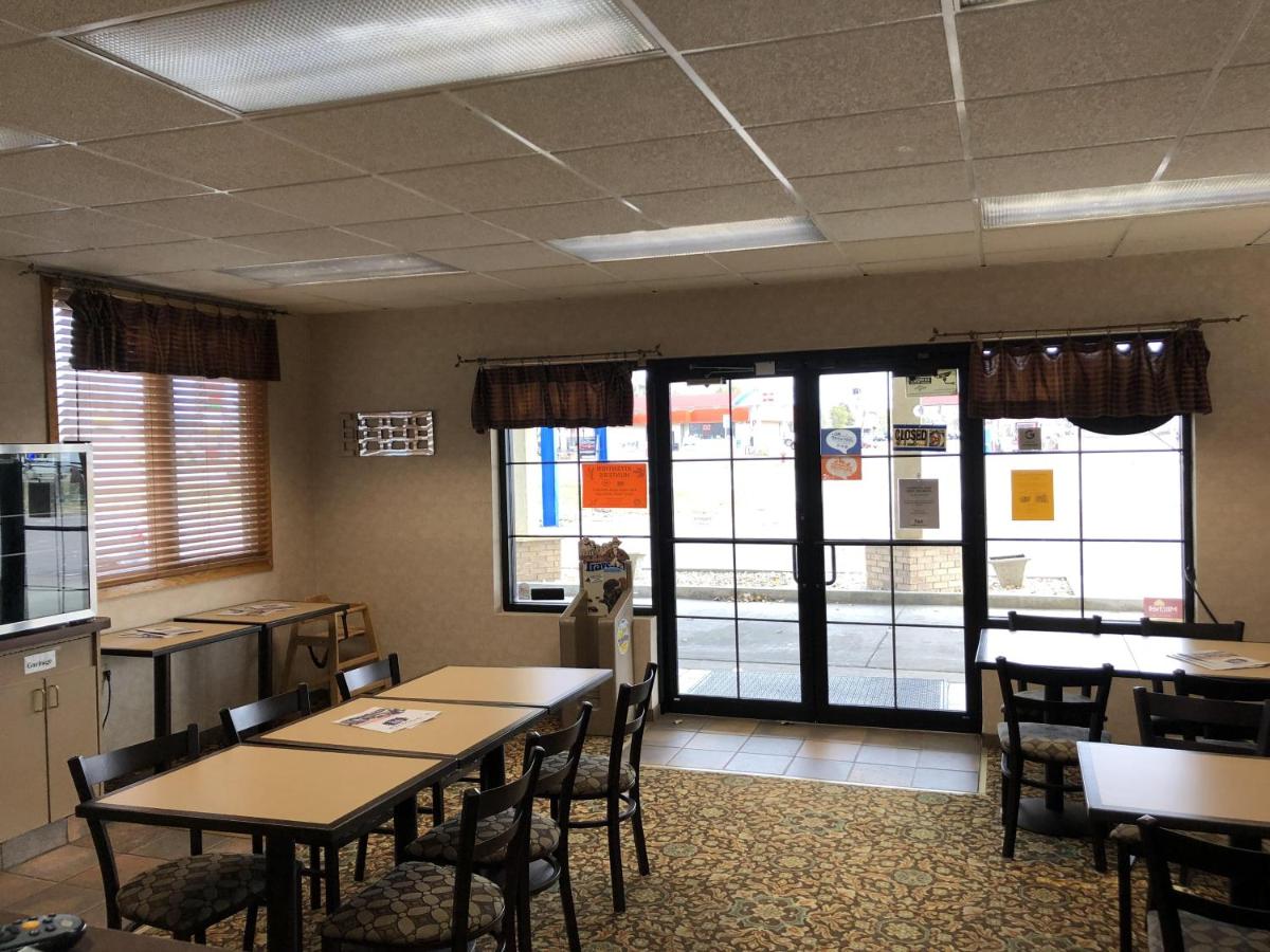  | Corn Palace Inn