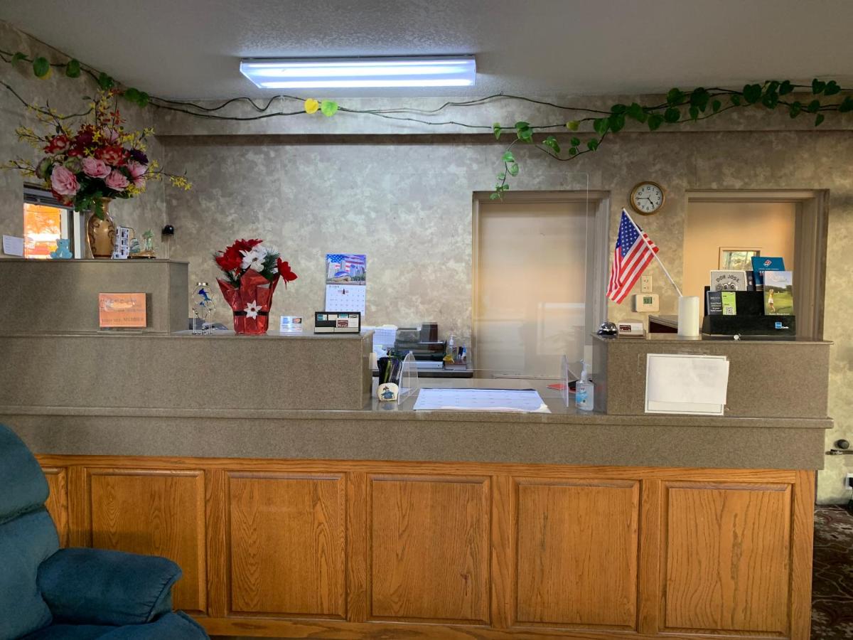 | Coachman's Inn Motel
