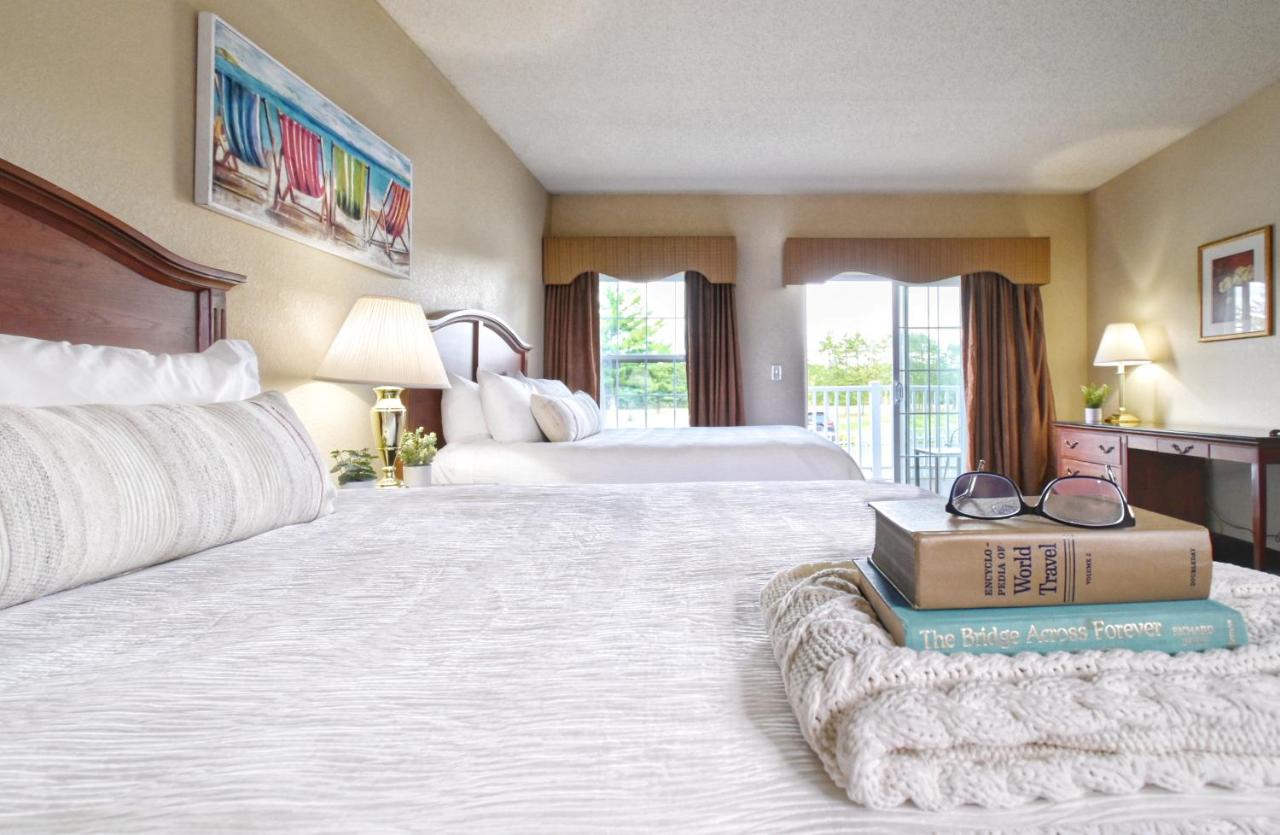 Standard Two Full at Four Seasons Island Resort