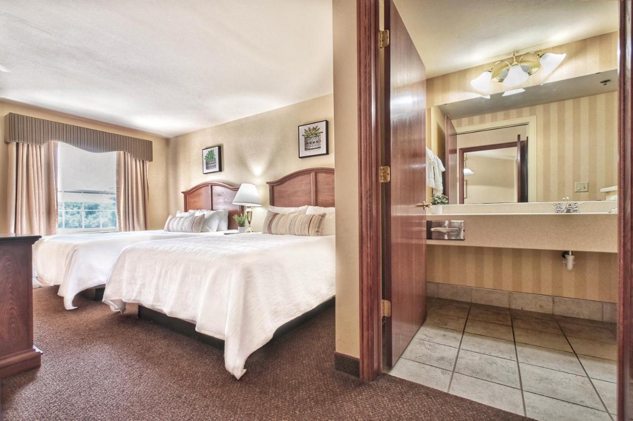 Standard Two Full at Four Seasons Island Resort